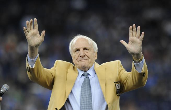 Legendary Lions Linebacker Joe Schmidt Dead at 92