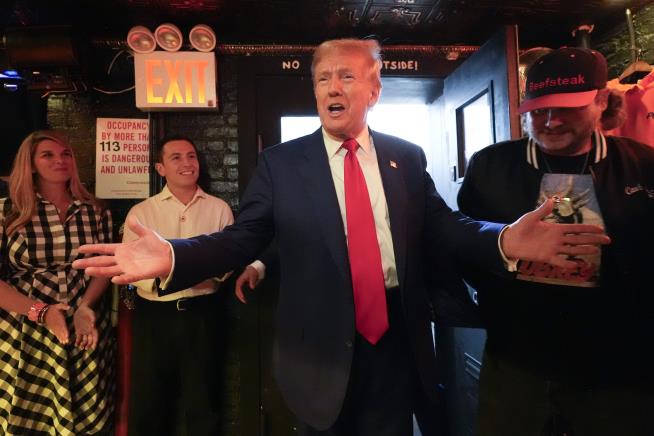 Donald Trump Walks Into a Bar, Buys Round With Bitcoin