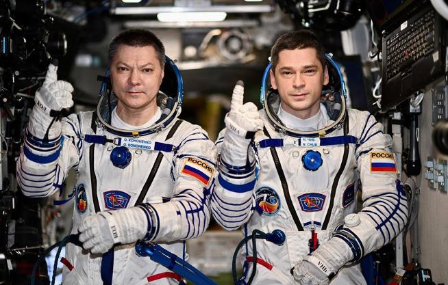 Russians Set Record for Longest ISS Stay