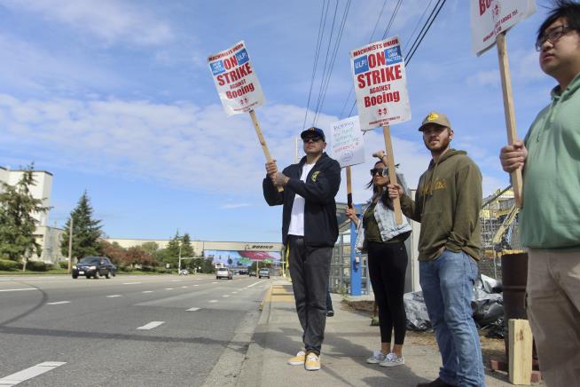 With Strike Talks Stalling, Boeing Institutes Furloughs