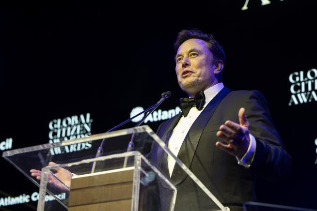 Musk Loses Democrats as He Tilts GOP