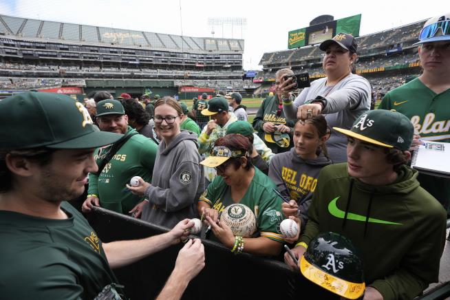 A's Bid Fans Teary Farewell