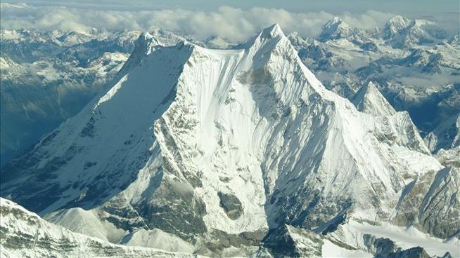 Teen Climbs Earth's 14 Highest Peaks in 740 Days