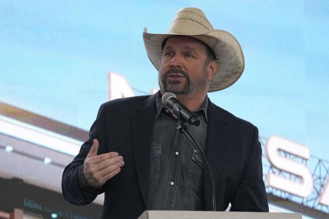 Garth Brooks Names the Woman Accusing Him of Rape