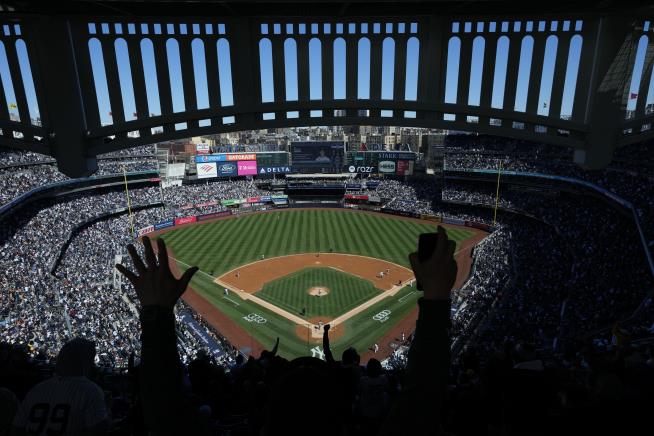 Yankees, Dodgers to Meet in World Series for First Time Since 1981