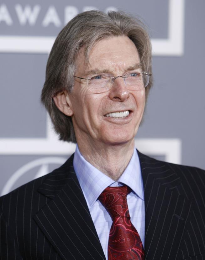 Phil Lesh, Bassist and Anchor of Grateful Dead, Dies