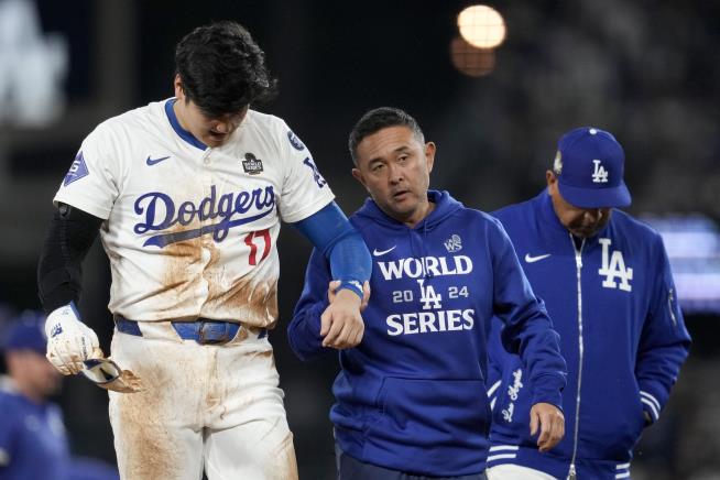 Dodgers Win, but Their Superstar Is Injured