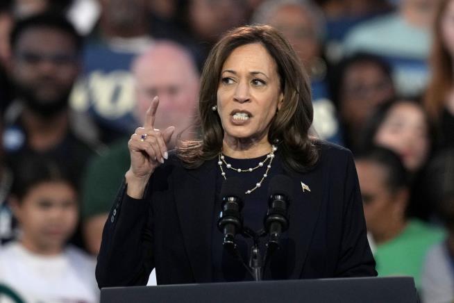 Kamala Harris Challenges Trump to Cognitive Test