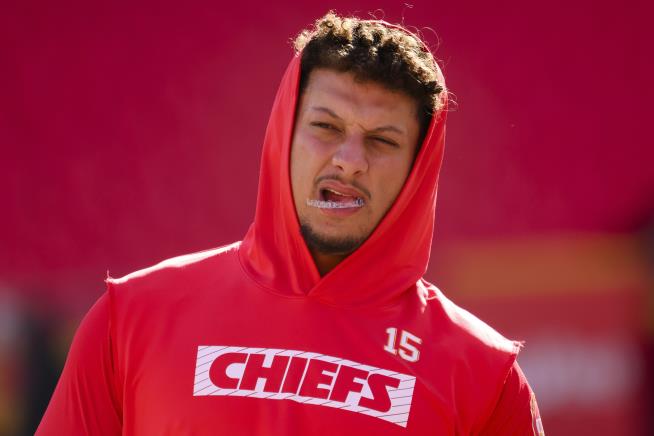 Burglars Hit the Homes of Kelce, Mahomes