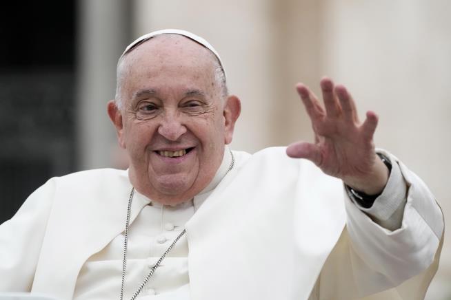 Pope Simplifies Funeral Rites for Popes