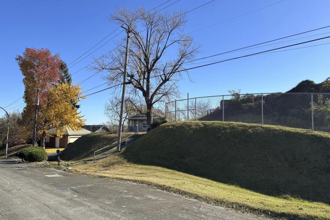 Just One Mound Remains in 'Mound City'