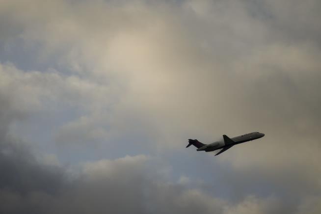 Woman Stows Away on Flight From NYC to Paris