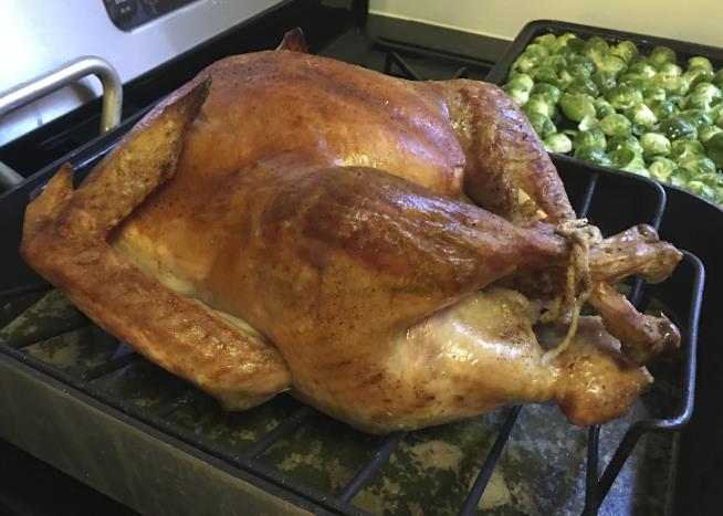 Family Without Stomachs Took Thanksgiving Dinner Slowly