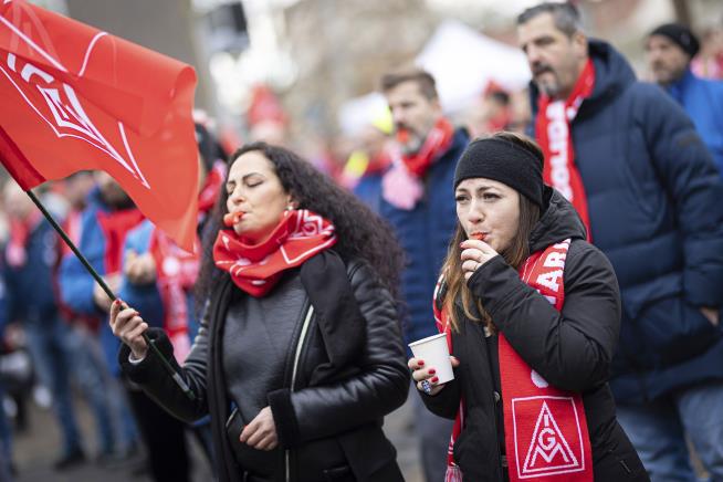 VW Workers Go on 'Warning' Strike