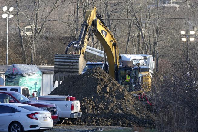 Search for Woman in Sinkhole Just Got More Complicated