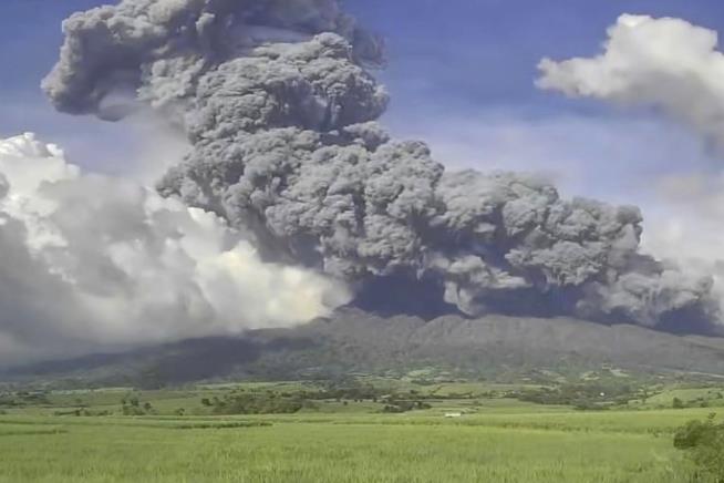 Thousands Evacuated in Philippines After Volcano Eruption