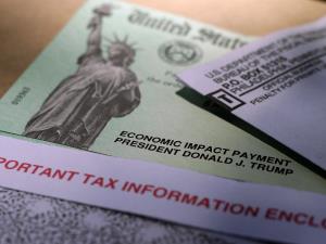 IRS Sending Up to $1.4K to 1M People