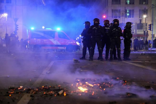 German Government Condemns New Year's Eve Firework Attacks