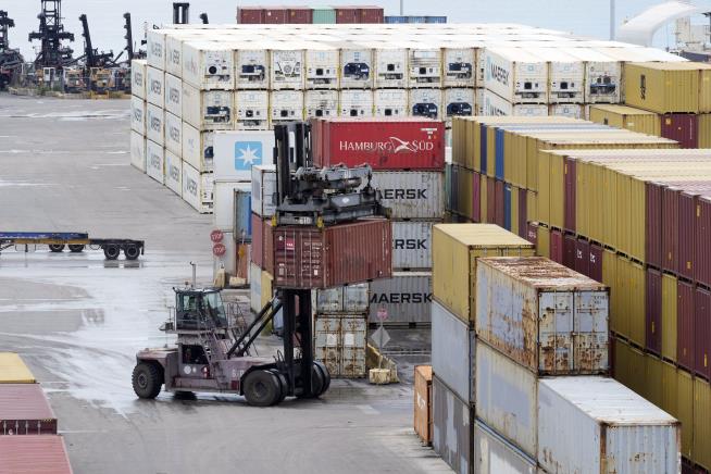 Longshoremen Reach Deal With Ports, Heading Off Strike