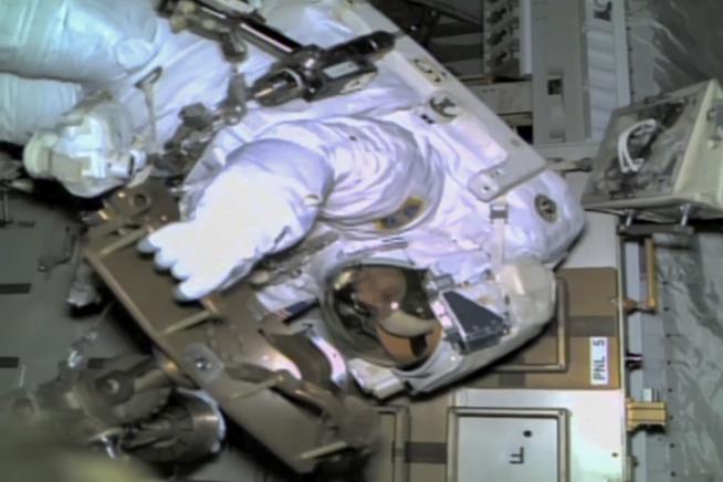 Astronaut Stuck on ISS Gets Brief Change of Scenery