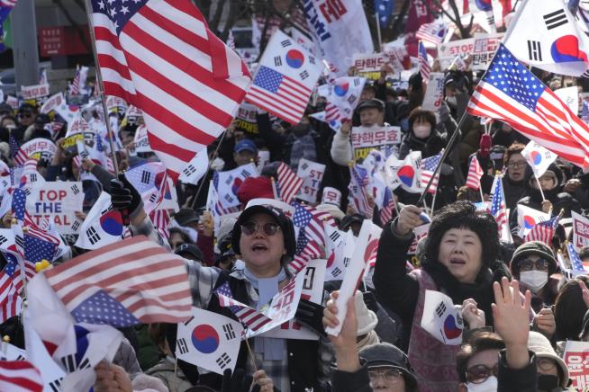 Prosecutors Indict South Korea's President