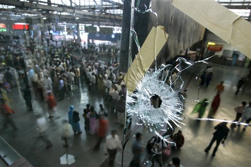 Bombs Found in Mumbai Train Station
