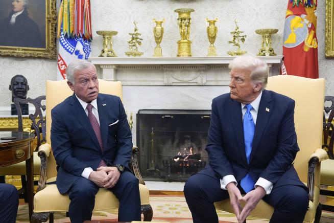 Trump Praises 'Beautiful Gesture' From Jordan's King