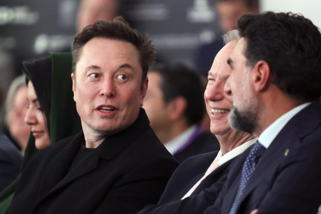 Musk-Backed Group Funnels $1.6M Into Key Court Race