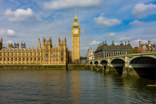 Burials in River Thames Go Back 6K Years