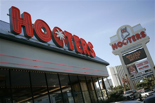 Hooters Eyes Bankruptcy Protections Amid Weak Sales