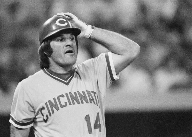 Trump Says He'll Pardon Pete Rose