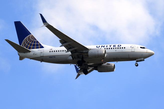 United Flight Diverts, Thanks to Absent-Minded Pilot