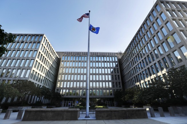 Trump Rule Makes Civil Servants Easier to Fire