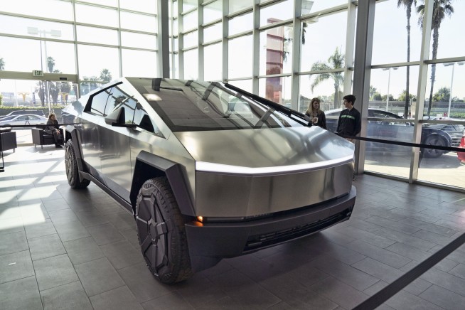 Spring Breaker Allegedly Firebombed a Tesla Dealership