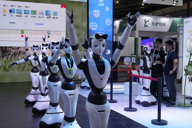 Fake Firm Staffed With Bots Was a 'Total Disaster'