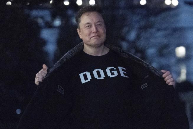 Trump to SCOTUS: Give DOGE Access to Social Security