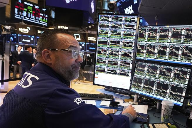Indexes Drop as AI Mania Loses Steam