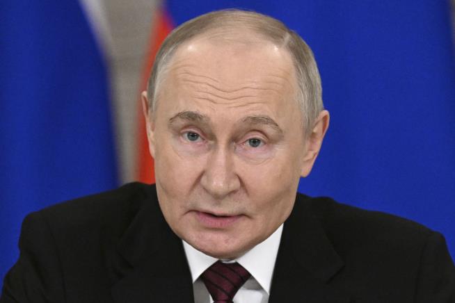 Putin Offers Direct Talks, but Ukraine Wants More