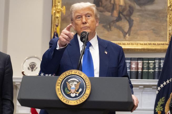 Trump: I'd Be 'Stupid' to Turn Down Free Jet