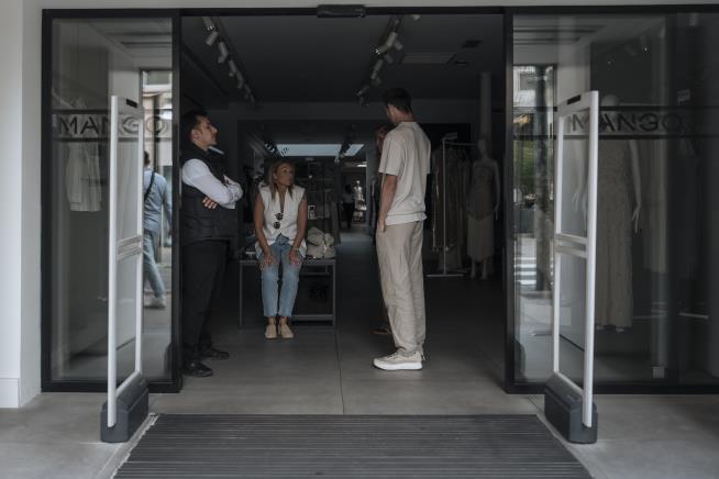 On Last Day of Cannes, All Goes Dark