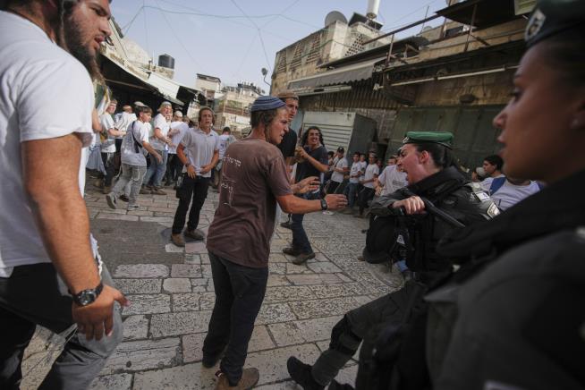 Israelis Chant 'Death to Arabs' in Jerusalem March