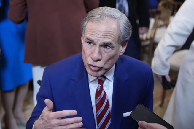 After Kayaker's Death, a Blunt Post From Gov. Abbott