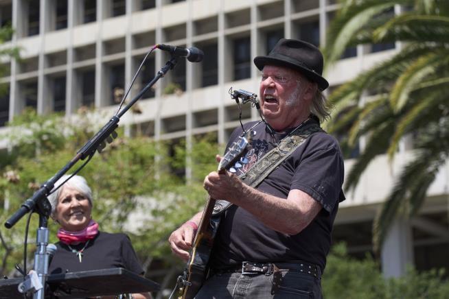 Neil Young Extends an Invite to President Trump