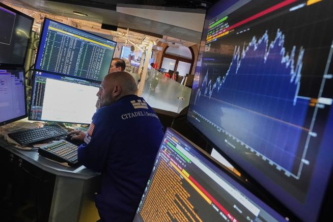 Stocks Rise on US-China Trade Talk Hopes