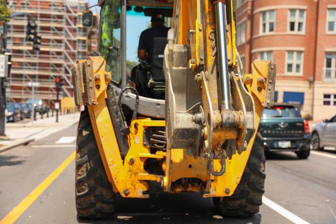 Excavator Takes Cops on Wild 3MPH Chase
