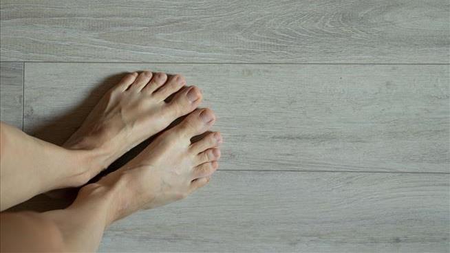 How Well You Sit, Stand Up May Hint at Your Lifespan