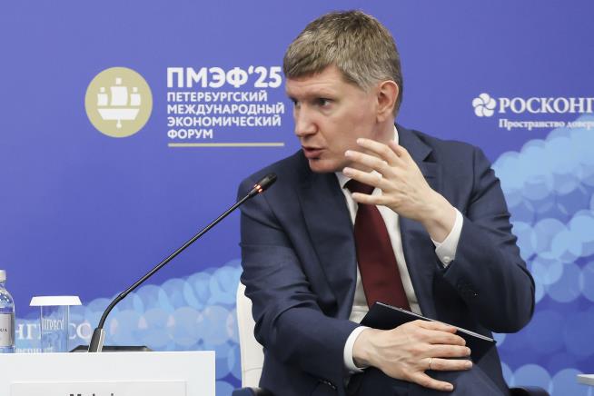 Russian Economy 'on the Brink of Recession'