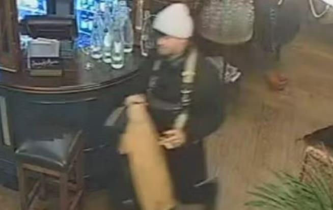 Someone Stole a $200K Violin From a Pub