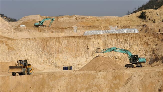 China Tightens Grip on Its Rare-Earth Know-How