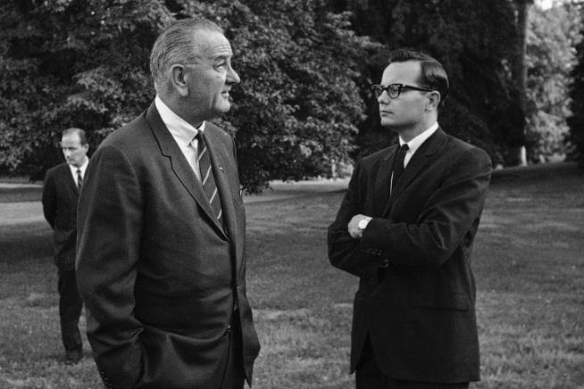 Bill Moyers, Advocate of Truth After Leaving Politics, Dies at 91